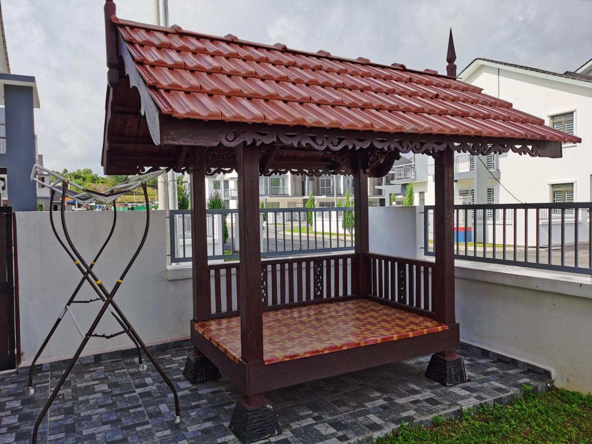 Pesona Suri Homestay Batu Pahat Exteriör bild